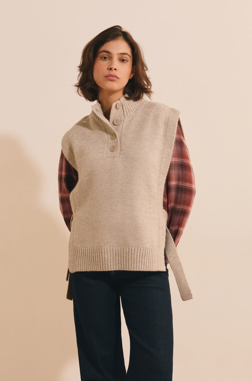 Pull sans manches &agrave; nouer sur le c&ocirc;t&eacute;;${refinementColor}