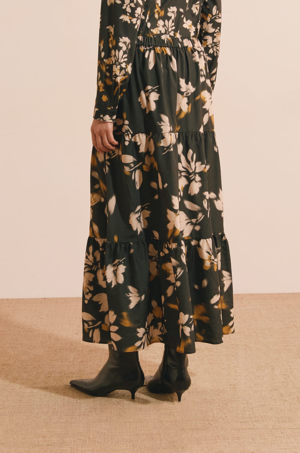 Jupe longue &agrave; fleurs;${refinementColor}