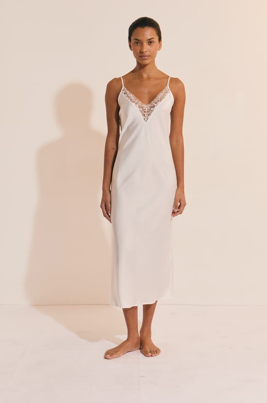 Nuisette longue satin&eacute;e;${refinementColor}