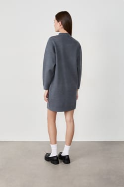 Robe pull;${refinementColor}