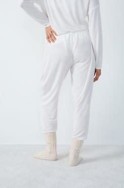 Pantalón ultra comodo;${refinementColor}