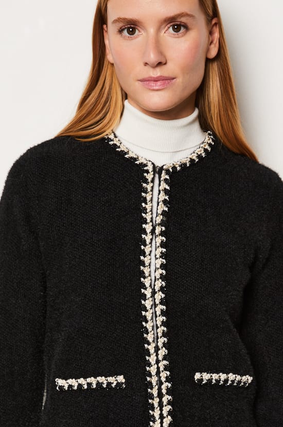 Gilet détails broderie;${refinementColor}