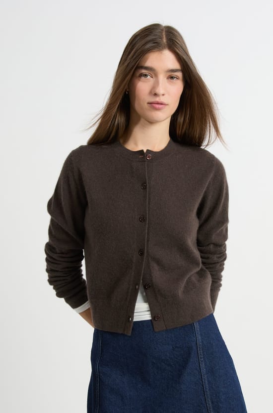 Pull cardigan avec boutons en cachemire;${refinementColor}