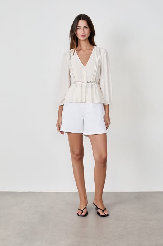 Blouse manches longues avec broderies;${refinementColor}