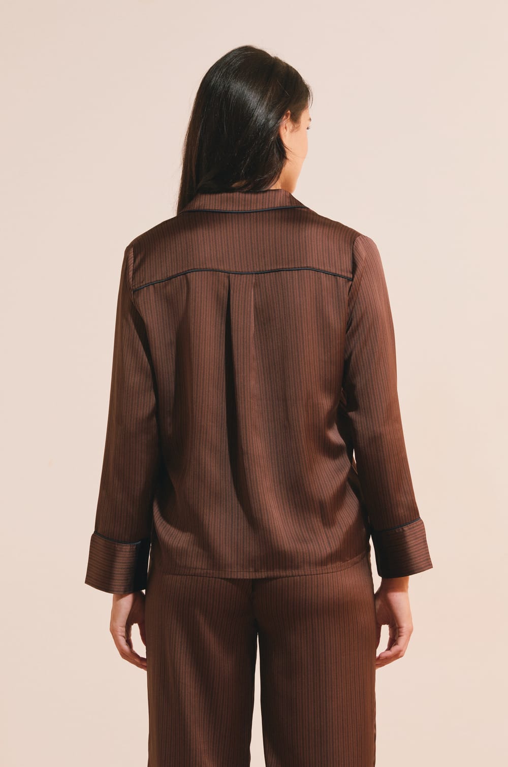 Chemise de pyjama satin&eacute;e &agrave; motifs;${refinementColor}