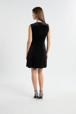 Short Velvet Dress;${refinementColor}