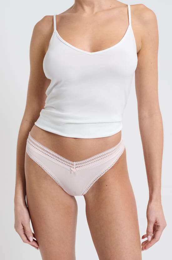 Tanga V-shape en microfibre et dentelle;${refinementColor}