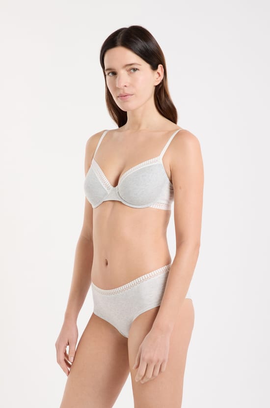 Bra N.4 - Copa fina con aros;${refinementColor}