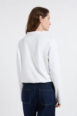 Pull col polo avec boutons dor&eacute;s;${refinementColor}