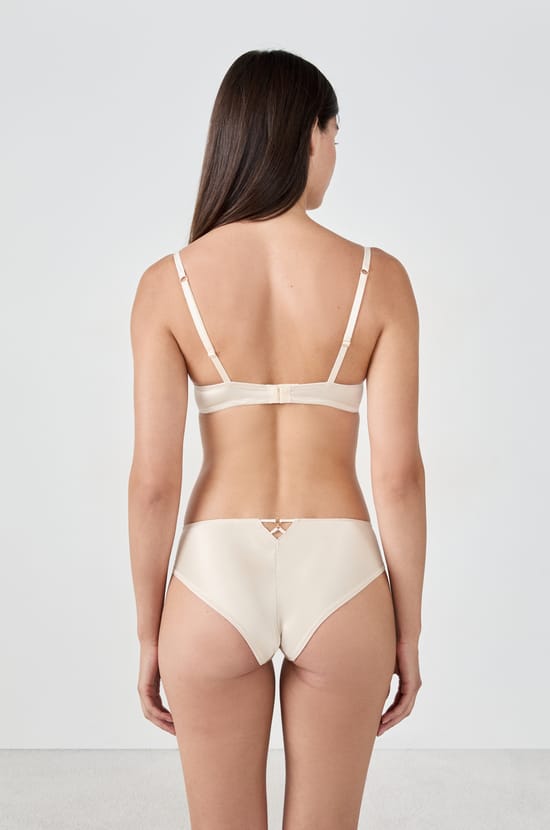 N.2 Bra - The plunge push-up in floral embroidery;${refinementColor}