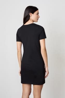 Short fluid dress;${refinementColor}