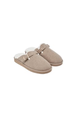 Chaussons mules;${refinementColor}