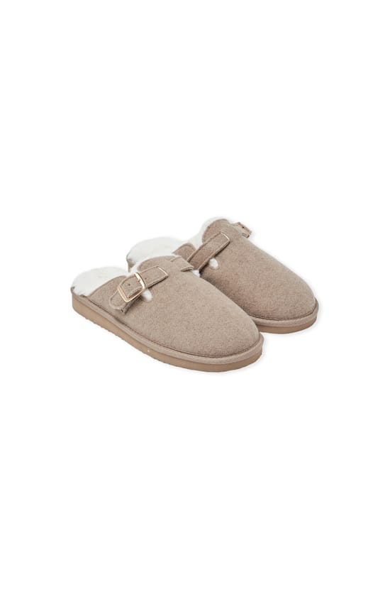 Chaussons mules;${refinementColor}