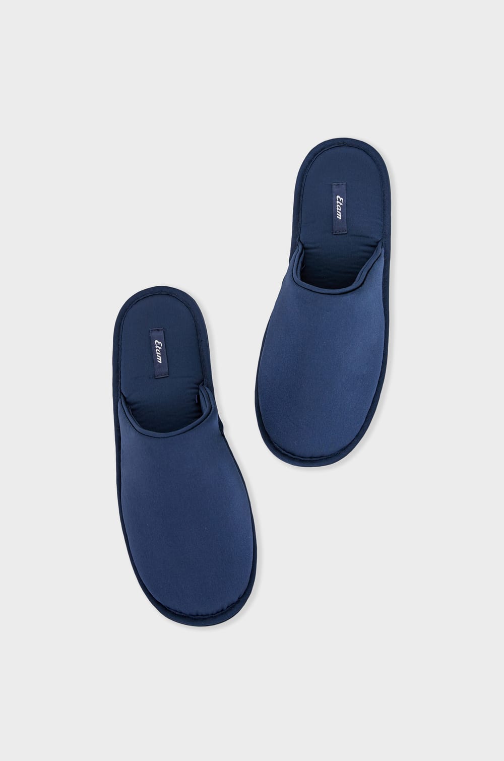 Chaussons mules satinés;${refinementColor}