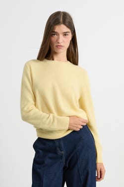 Round neck cashmere sweater;${refinementColor}