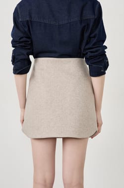 Jupe courte;${refinementColor}