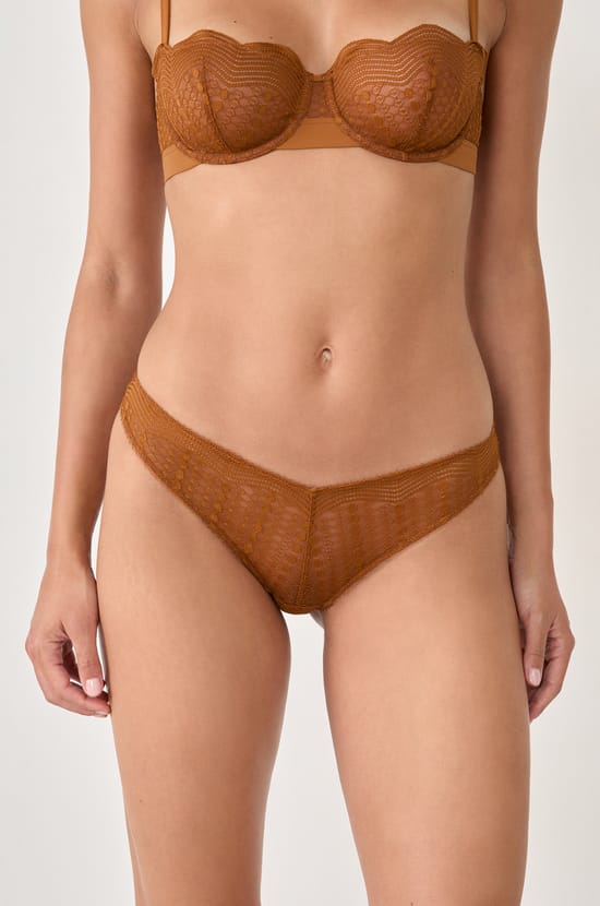 Culotte en dentelle;${refinementColor}