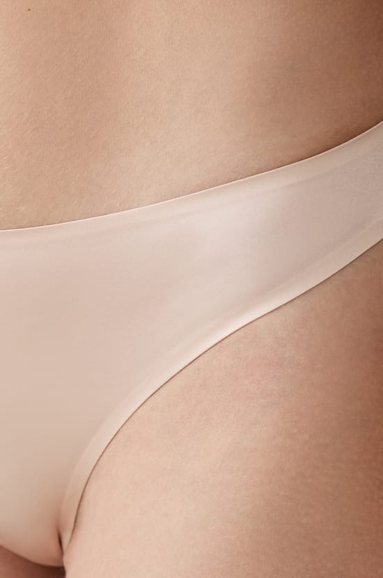 Tanga en microfibre;${refinementColor}