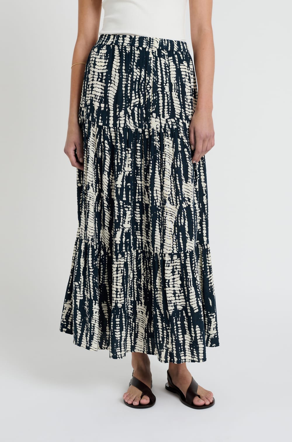 Printed fluid long skirt;${refinementColor}