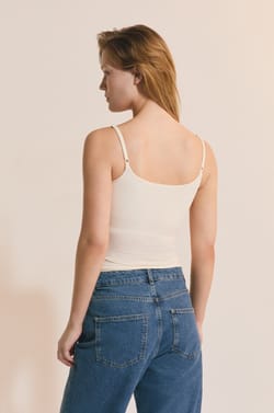 Top con sujetador integrado;${refinementColor}