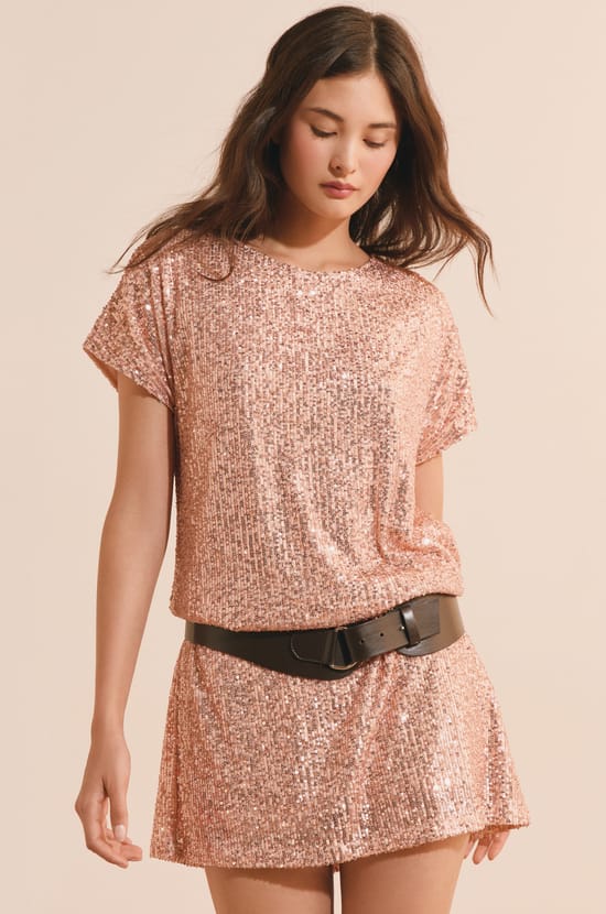 Robe courte &agrave; sequins;${refinementColor}