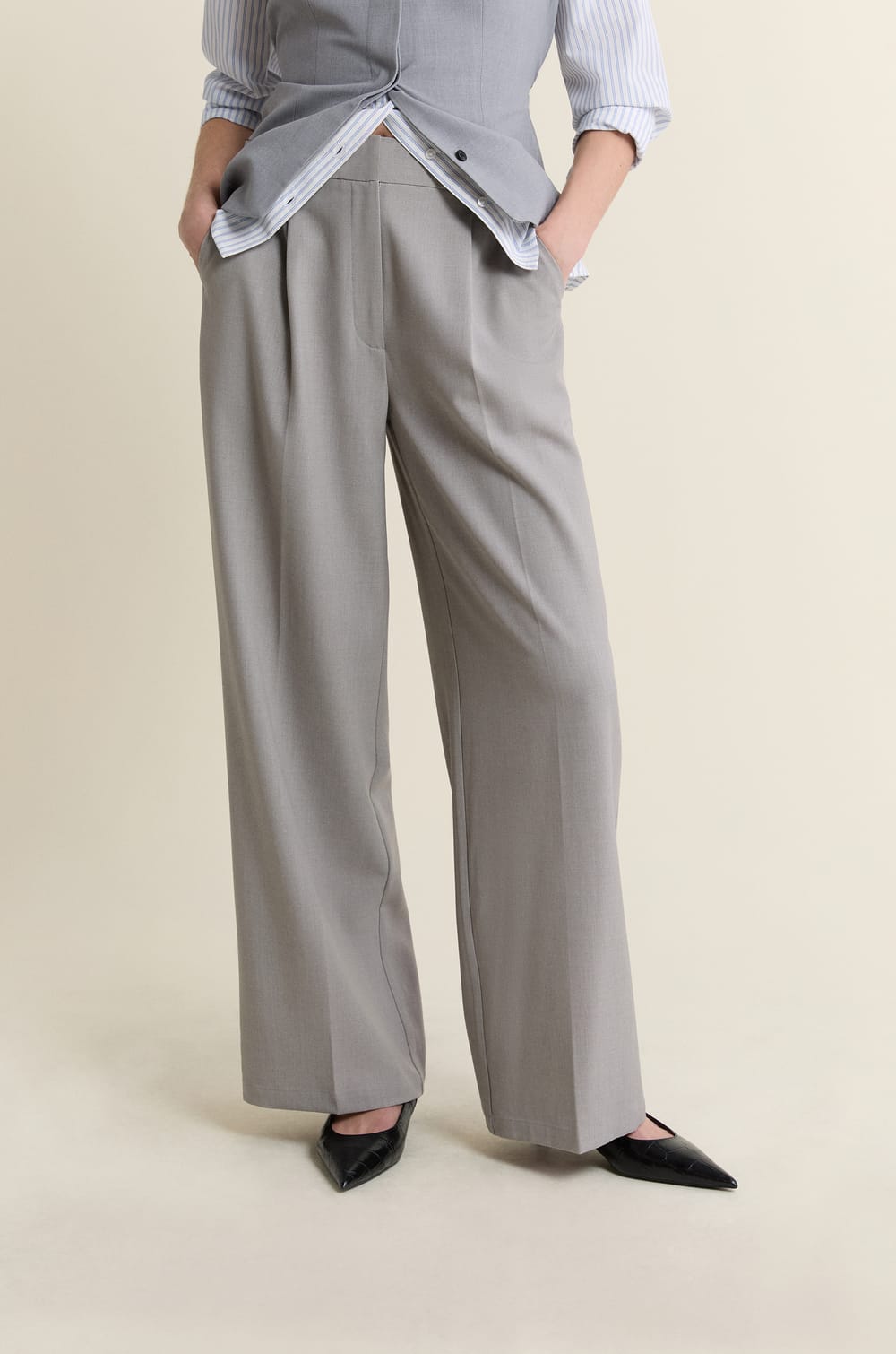 Pantalon de tailleur large;${refinementColor}