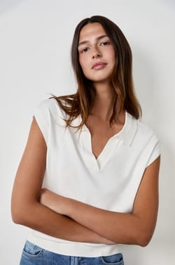 Pull polo sans manches;${refinementColor}