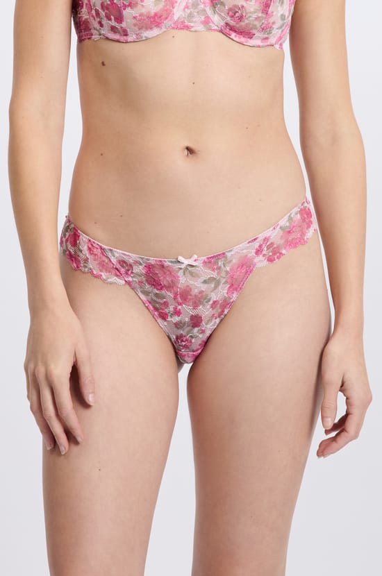 Culotte en dentelle;${refinementColor}