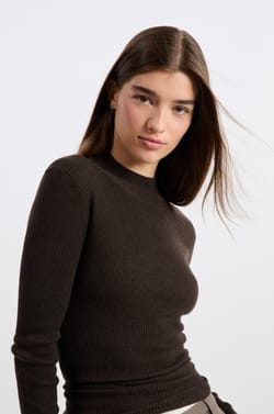 Pull col montant avec laine;${refinementColor}