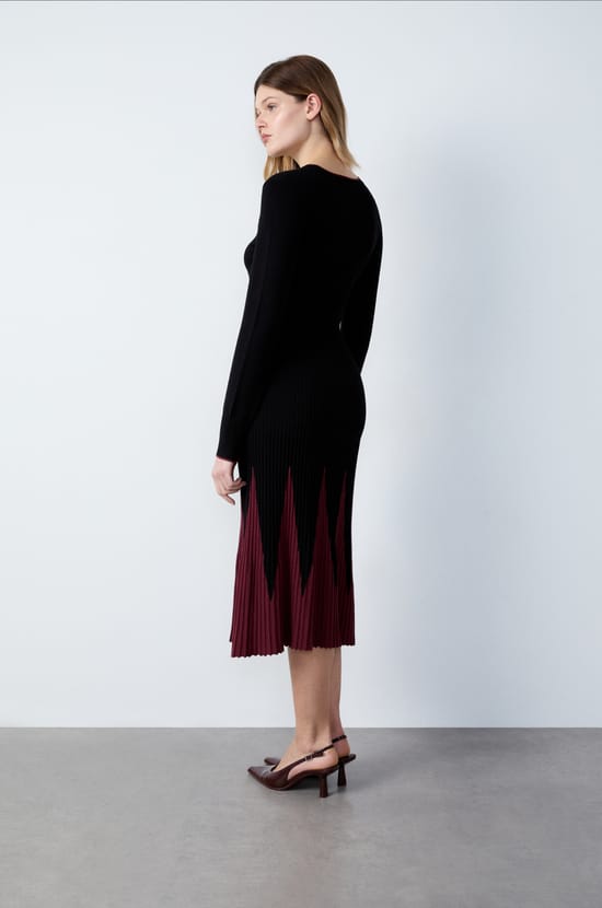 Langes Rippstrickkleid;${refinementColor}