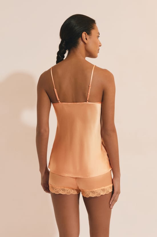 Caraco en soie d&eacute;tails dentelle;${refinementColor}