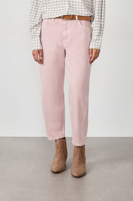 Carrot-cut Jeans;${refinementColor}