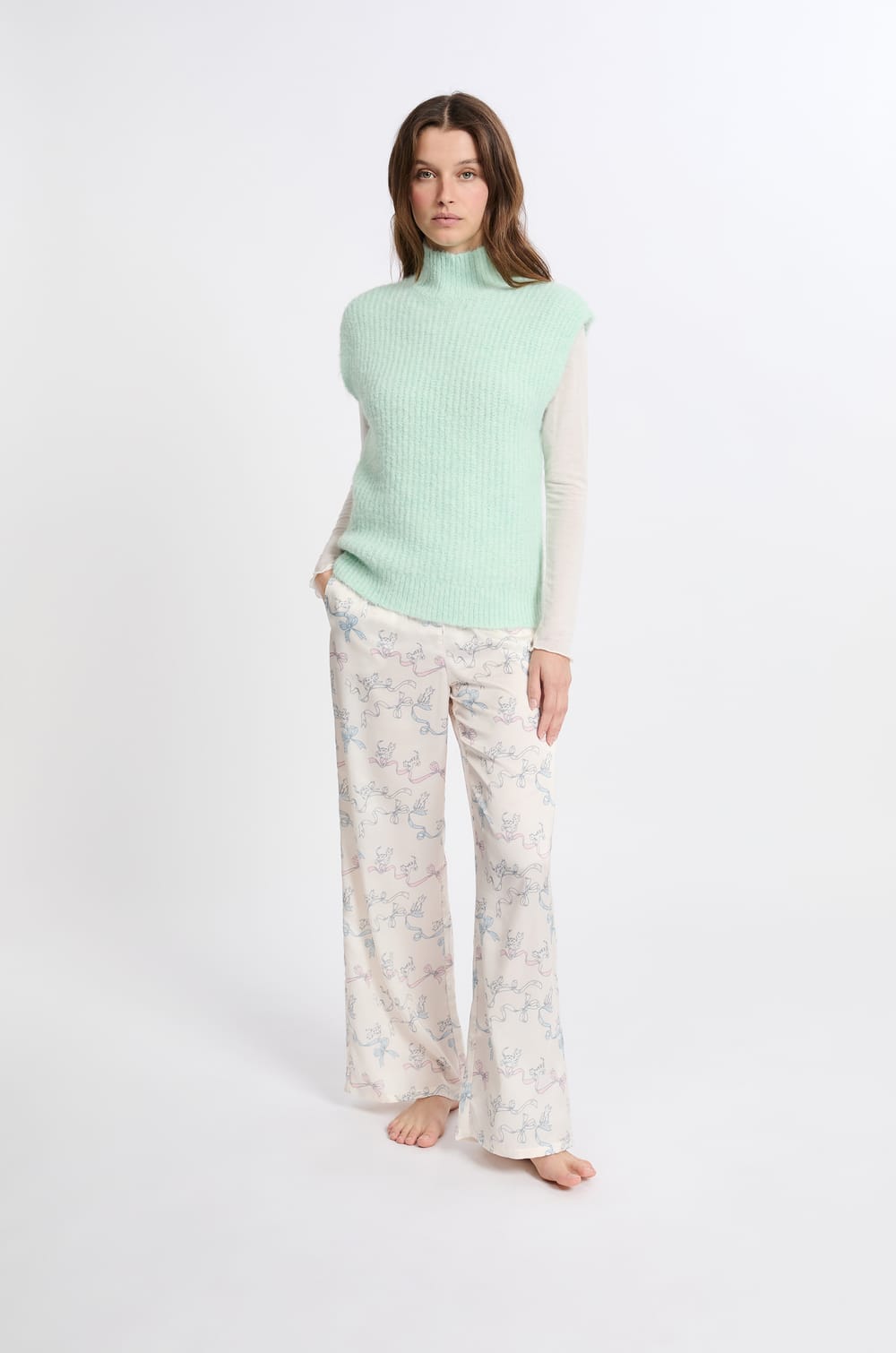 Sleeveless Turtleneck Sweater;${refinementColor}