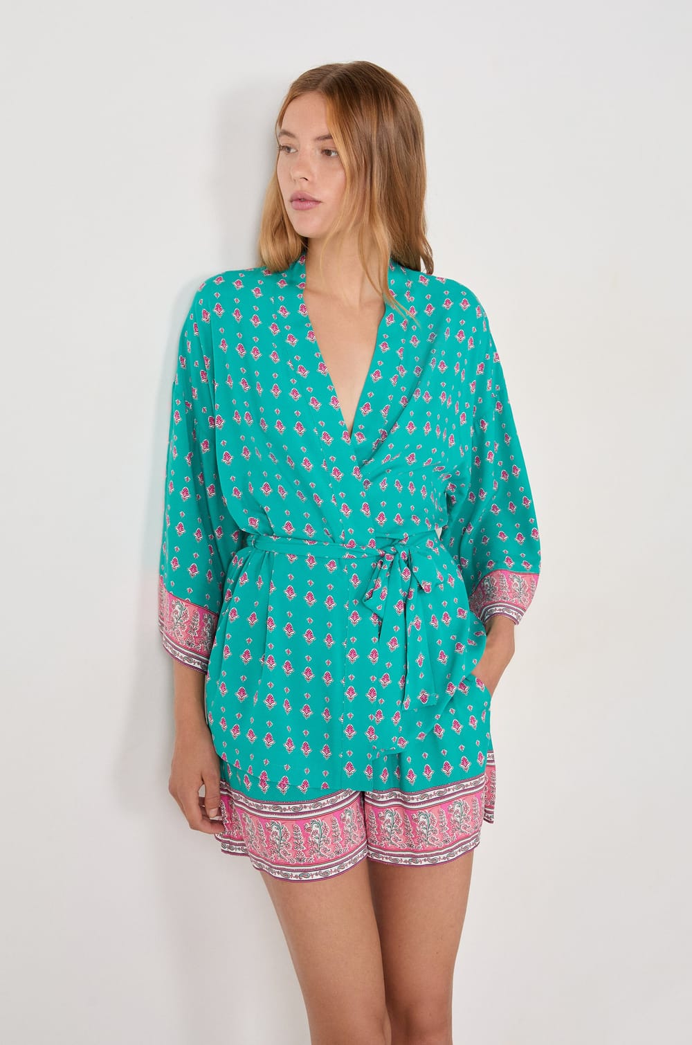 Printed Robe;${refinementColor}