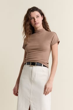 Camiseta de manga corta con cuello alto;${refinementColor}