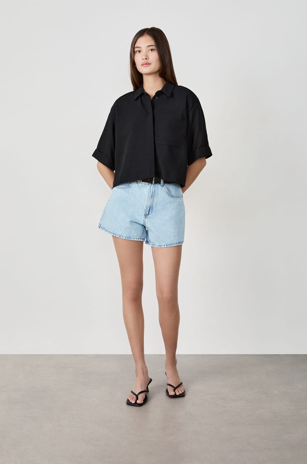 Short-Sleeved Flowy Shirt;${refinementColor}