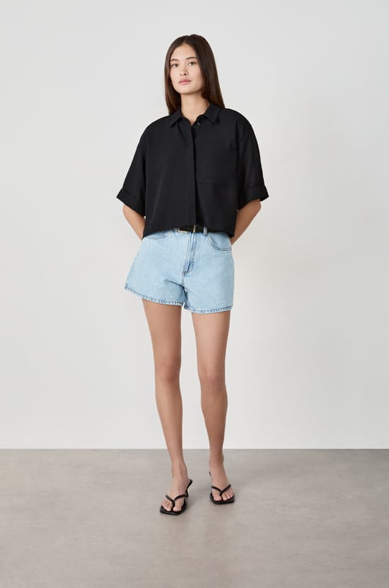 Fluid short-sleeved shirt;${refinementColor}