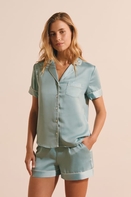 Chemise de nuit manches courtes satin&eacute;e;${refinementColor}