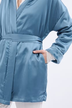 Satinierter Kimono;${refinementColor}