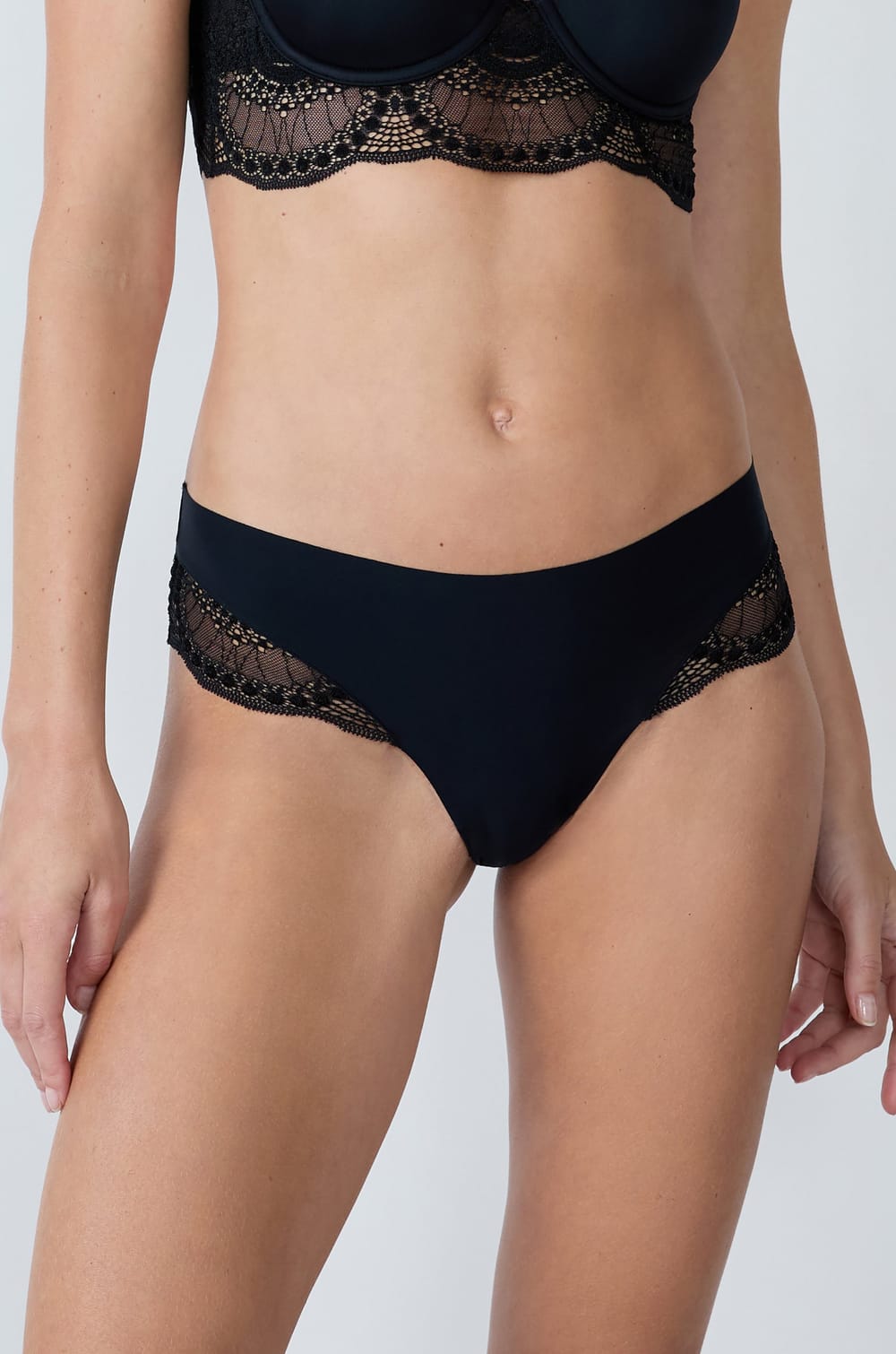 Hipster in Microfiber and Lace;${refinementColor}