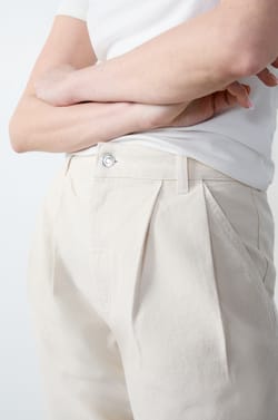 Jean coupe carotte;${refinementColor}