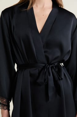 D&eacute;shabill&eacute; satin&eacute;;${refinementColor}