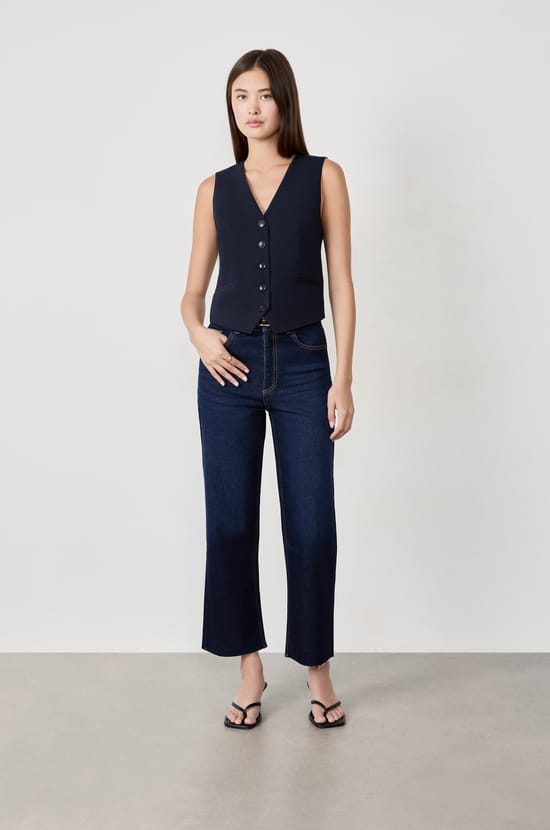Sleeveless Waistcoat;${refinementColor}
