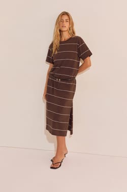 Robe longue &agrave; rayures;${refinementColor}