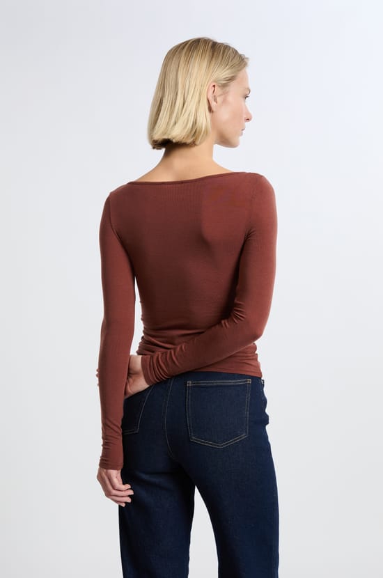 T-shirt col bateau avec laine;${refinementColor}