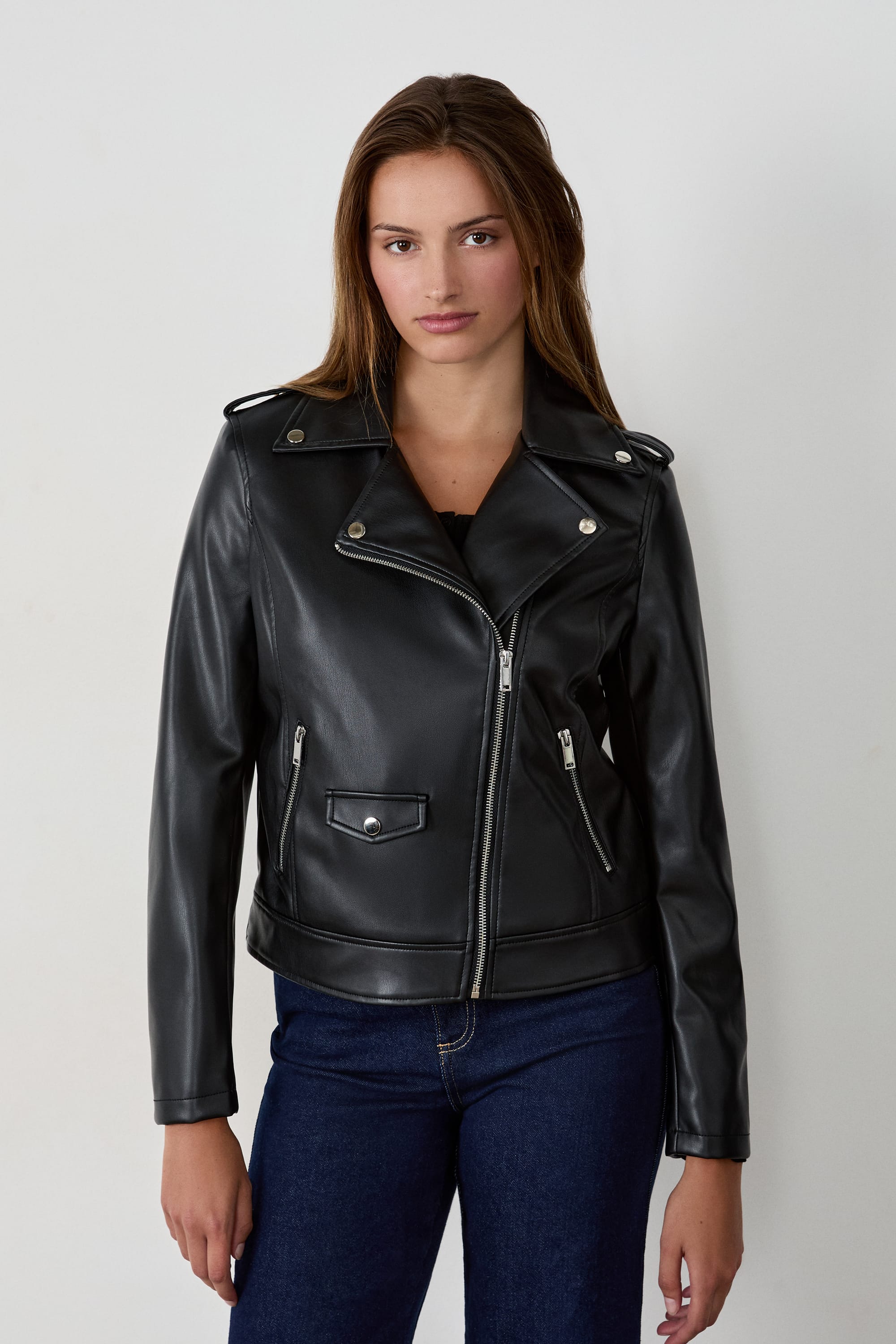 veste courte en simili cuir