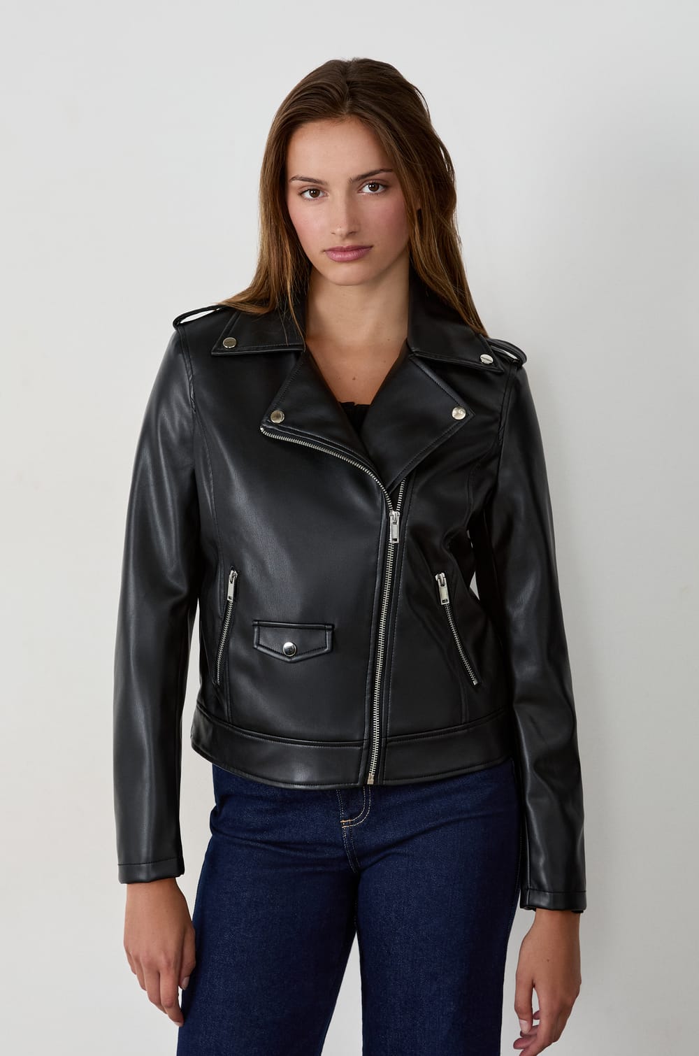 Veste courte en simili cuir;${refinementColor}