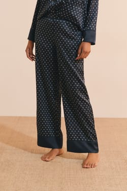 Pantalon de pyjama &agrave; pois satin&eacute;;${refinementColor}