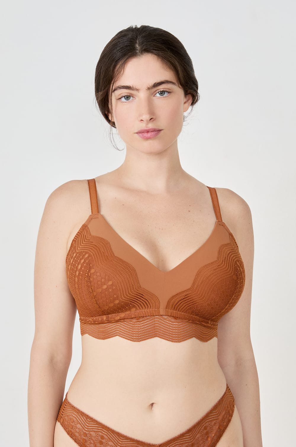 Wireless Triangle Bra;${refinementColor}