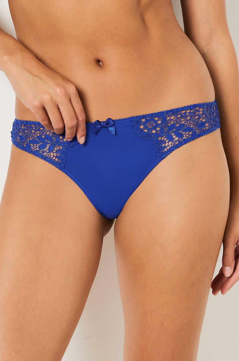 Lace Hipster;${refinementColor}